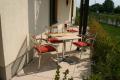 Terrasse mit Gartenm�beln...(800x534)