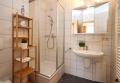 Bad mit Dusche / WC...(400x600)