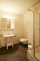 Bad mit Dusche / WC...(400x600)