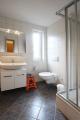 Bad mit Dusche/WC und Bad...(400x600)