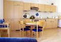 gro�er Kleiderschrank mit...(800x550)
