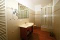 Das Badezimmer mit Dusche...(800x533)
